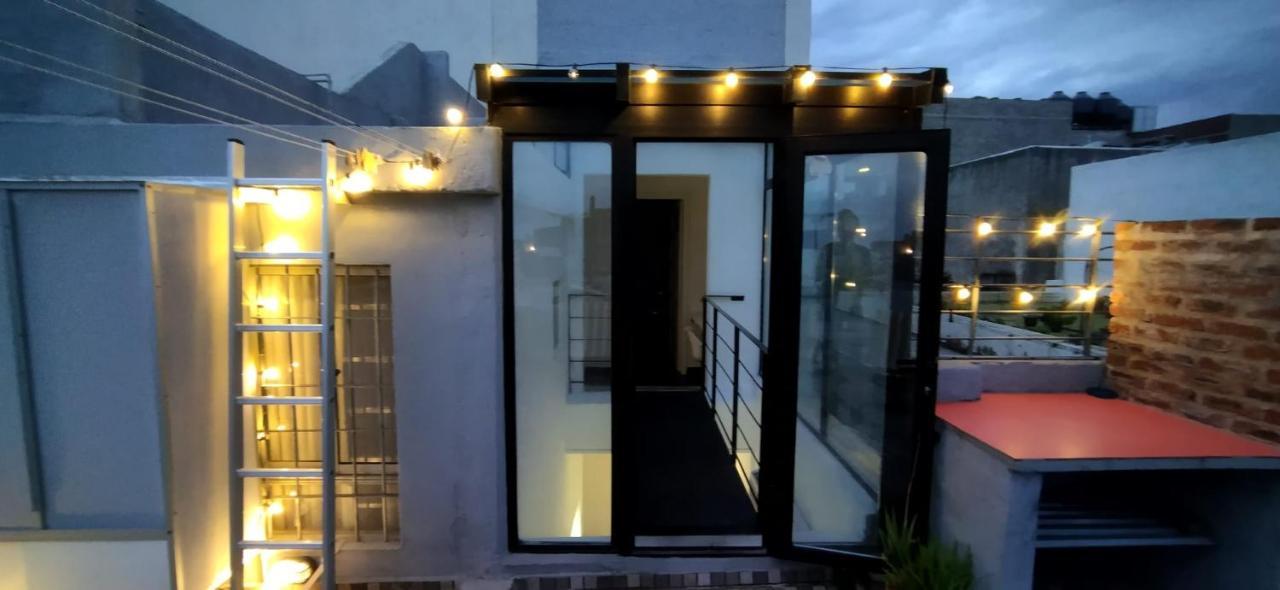 Villa House With Large Terrace, Jacuzzi And Gated Parking For One Car Montevideo Esterno foto