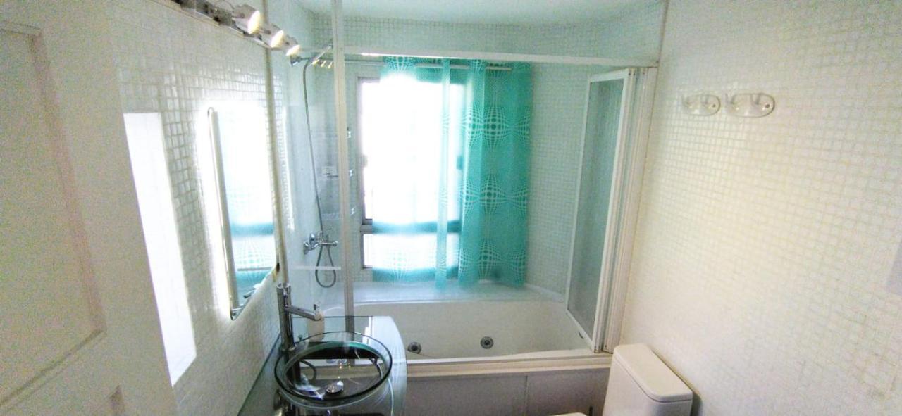 Villa House With Large Terrace, Jacuzzi And Gated Parking For One Car Montevideo Esterno foto