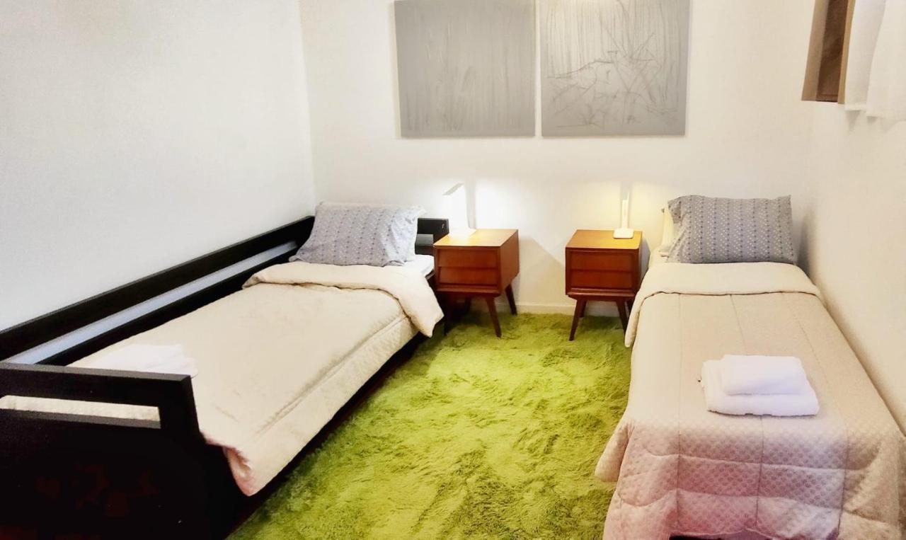 Villa House With Large Terrace, Jacuzzi And Gated Parking For One Car Montevideo Esterno foto